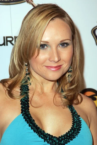 alana köri kapak kızı kutluyor stuff dergisi 75 sorun partide joanna krupa. ruh, hollywood, ca 01 / 13 / 06