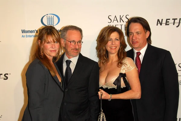 Kate capshaw i steven spielberg z Tomem Hanksem i rita wilson — Zdjęcie stockowe