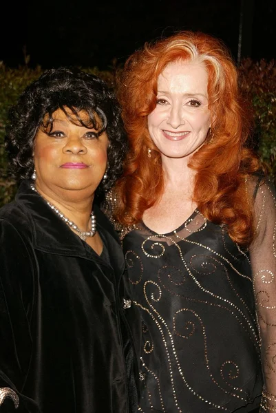 Ruth Brown and Bonnie Raitt — Stock Photo, Image