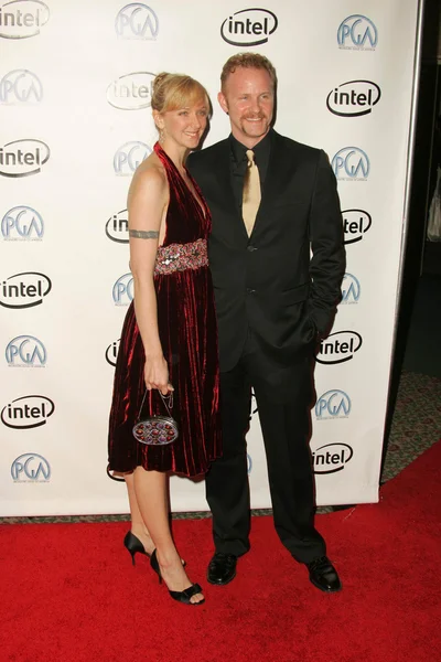 Alexandra Jamieson and Morgan Spurlock arriving at the 2006 Producers Guild Awards, Universal Hilton Hotel, Universal City, CA 01-22-06 — Stock Photo, Image