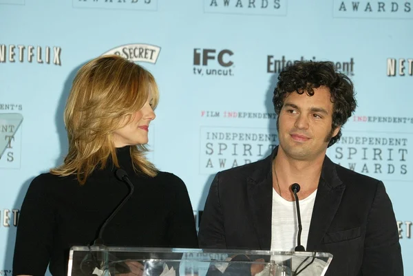 Laura Linney y Mark Ruffalo — Foto de Stock