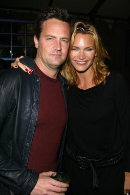 Meghan moda hafta şal parti