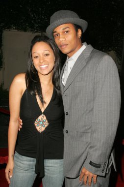 Tia'yı mowry ve cory hardrict