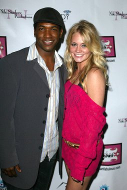 Meghan moda hafta şal parti