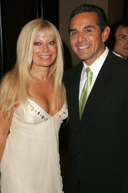 Gösteri ve Ziyafet Nosotros altın kartal 2005 Ödülleri