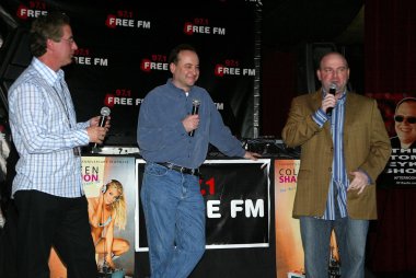 adam carolla gösteri denize indirmek eğlenti