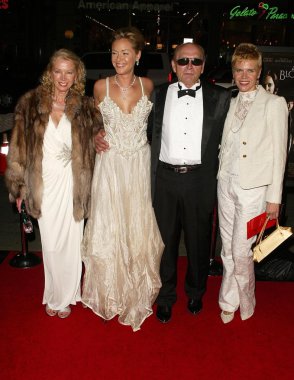 Anne ve babasıyla birlikte Kristanna loken