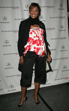 Aisha tyler, mercedes-benz moda haftası beşinci gün. Smashbox, culver city, ca. 10-20-05