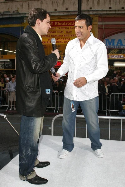 Leo Quinones Hosts the Red Carpet at the "Ice Age 2" Premiere — Stock Photo, Image