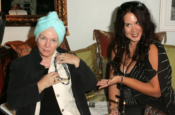 Fionnula Flanagan y FIleena Bahris — Foto de Stock