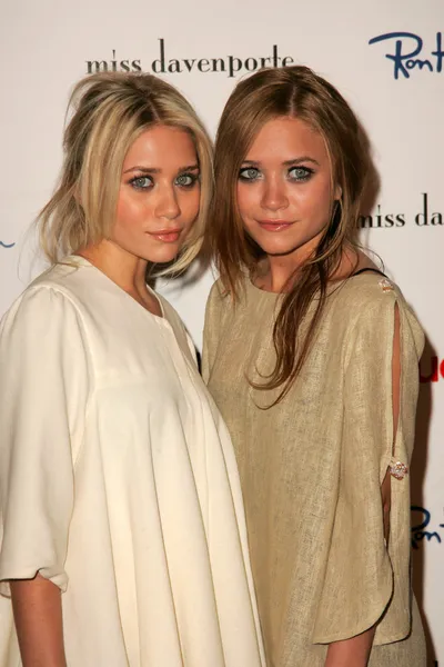 Ashley Olsen, Mary-Kate Olsen — Zdjęcie stockowe