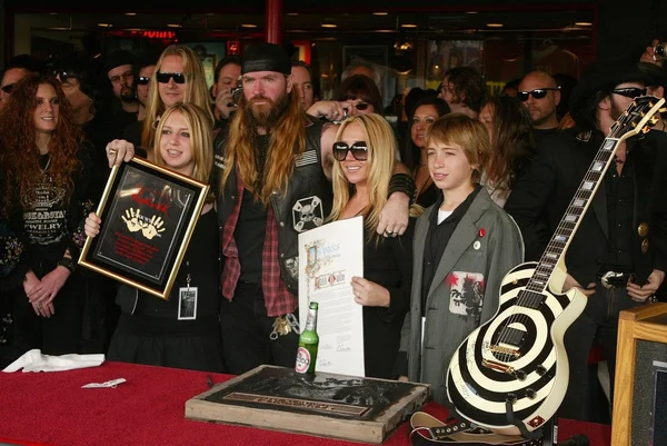 Zakk wylde och hans familj — Stockfoto