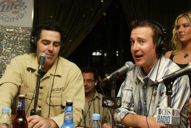 adam carolla ve kurt busch adlı adam carolla radyo programında canlı bir bantla. Hayalet bar, palms hotel, las vegas, nv. 03-09-06
