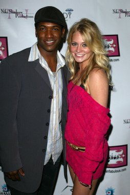 Meghan moda hafta şal parti