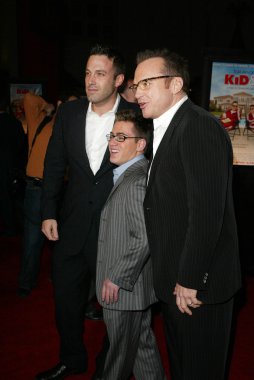 Ben Affleck, Eric Gores, Tom Arnold