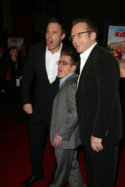 Ben Affleck, Eric Gores, Tom Arnold