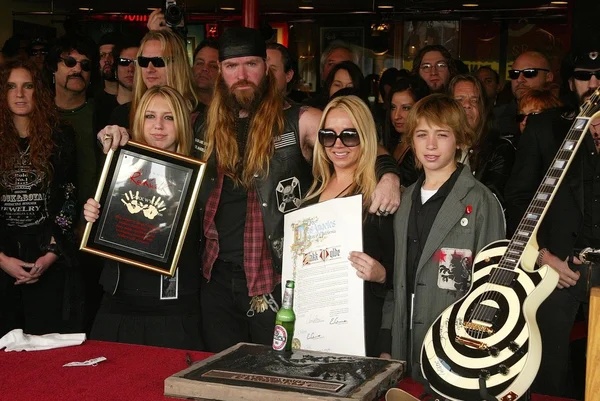 Zakk wylde och hans familj — Stockfoto