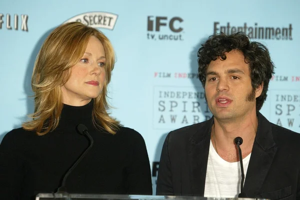 Laura Linney y Mark Ruffalo — Foto de Stock