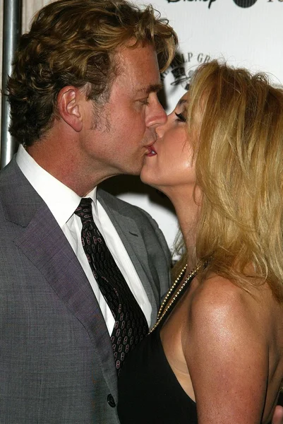 John Schneider e moglie Elly — Foto Stock