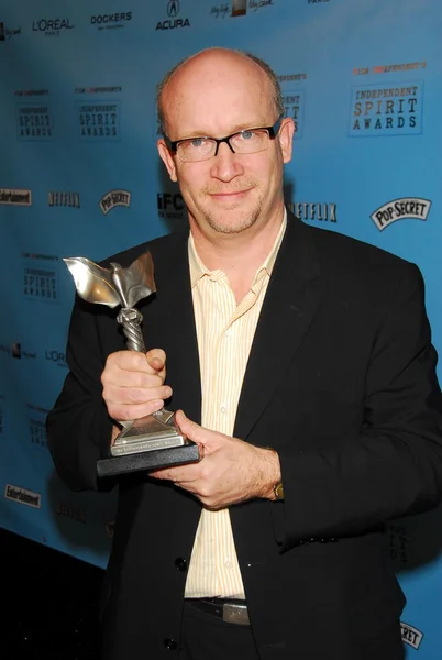 Alex gibney in de perszaal op de 21e onafhankelijke geest awards. Santa monica beach, santa monica, ca. 03-04-06 — Stockfoto