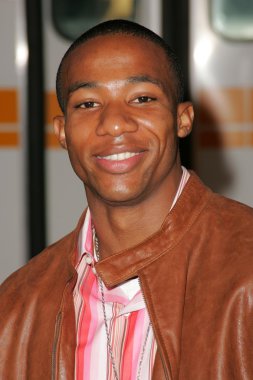 Arlen Escarpeta