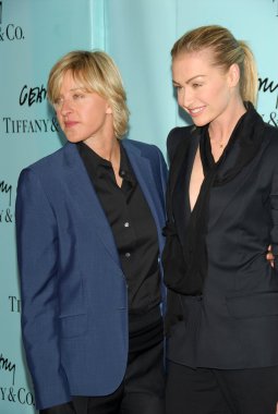 Tiffany ve co frank gehry premiere koleksiyonu başlatılmasına yardımcı