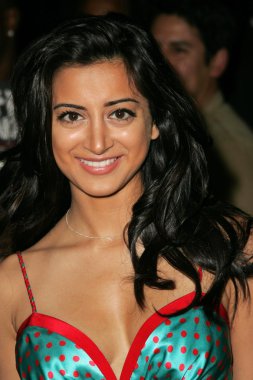 Noureen DeWulf
