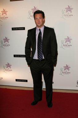 8 yıllık lili claire Vakfı yararına