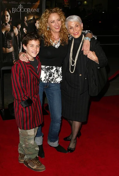 Virginia Madsen and family — Stock Photo, Image