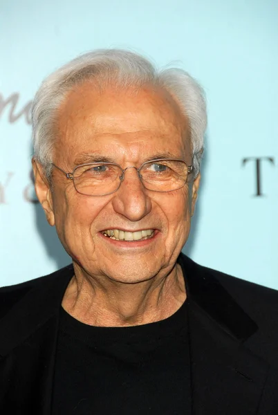 Tiffany & co. segít indítani a frank gehry bemutató gyűjtemény — Stock Fotó