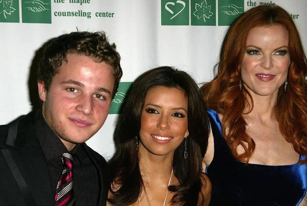 Shawn pyfrom med eva longoria och marcia cross — Stockfoto