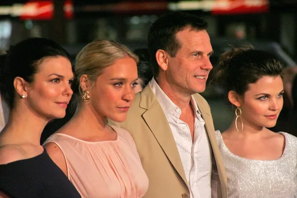 Jeanne tripplehorn och chloe sevigny med bill paxton och ginnifer goodwin — Stockfoto