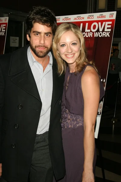Adam Goldberg and Judy Greer at the premiere of I Love Your Work. Laemmle Fairfax Theatre, Los Angeles, CA. 10-17-05 — Stock Photo, Image