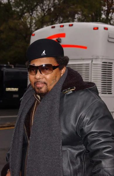 Aaron Neville au Macys Thanksgiving Day Parade 2005. New York, NY. 11-24-05 — Photo