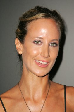 bayan victoria hervey