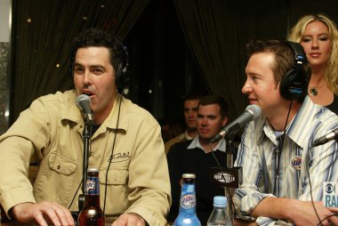 adam carolla ve kurt busch adlı adam carolla radyo programında canlı bir bantla. Hayalet bar, palms hotel, las vegas, nv. 03-09-06