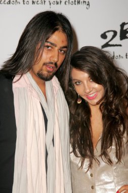 AVO Yermagyan, Niki Shadrow