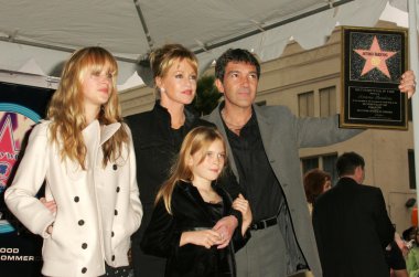 Antonio Banderas, Melanie Griffith, Stella Banderas, Dakota Johnson