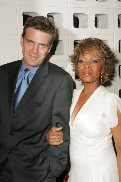 Alfre woodard und roderick spence — Stockfoto