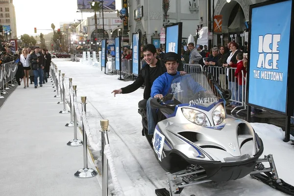 En la alfombra roja en el estreno de "Ice Age: The Meltdown" —  Fotos de Stock