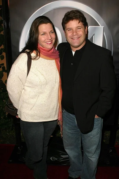 Sean astin und ehefrau christine — Stockfoto