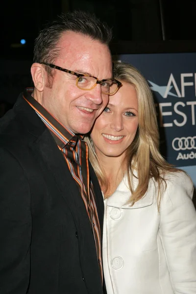 Tom Arnold and wife Shelby — Stock Photo, Image