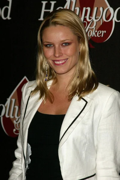 Kiera Chaplin en la fiesta de aniversario de Hollywoodpoker.com en beneficio de American Red Cross Gulf Relief y el Hospital Internacional para Niños. Salón Montmartre, Hollywood, CA. 11-09-05 — Foto de Stock