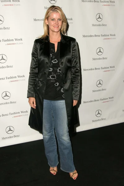 Mercedes-benz fall 2006 l.a. fashion week tag 2 ankünfte — Stockfoto