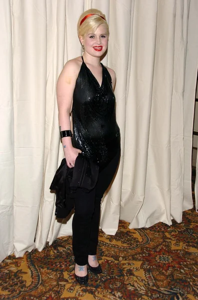 Kelly osbourne aankomen op de 2 b vrije val 2006 fashion show. Regent beverly wilshire, los angeles, ca. 03-17-06 — Stockfoto