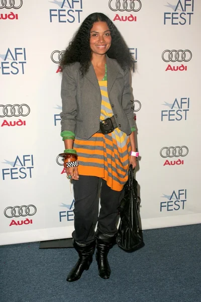 Amel Larrieux