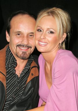 Katie lohmann's 2006 mayo takvim serbest parti