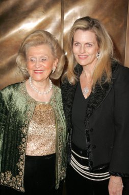 Barbara Davis, Nancy Davis