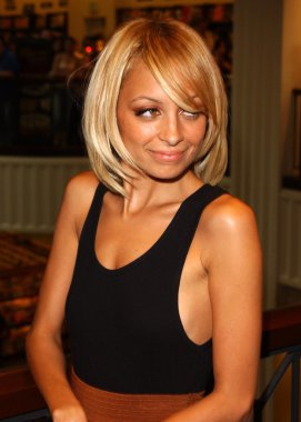 Nicole richie deposu görünüm