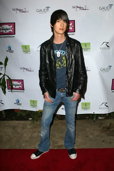 Meghan moda hafta şal parti